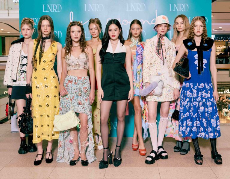 019-lyn-around-Sunshine-Midnight