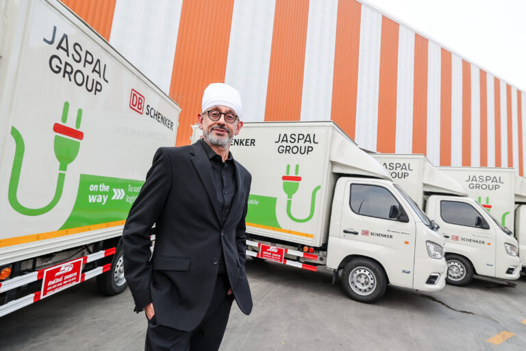 1-นายจรัญ-สิงห์สัจจเทศ-ประธานเจ้าหน้าที่บริหาร-ยัสปาล-กรุ๊ป